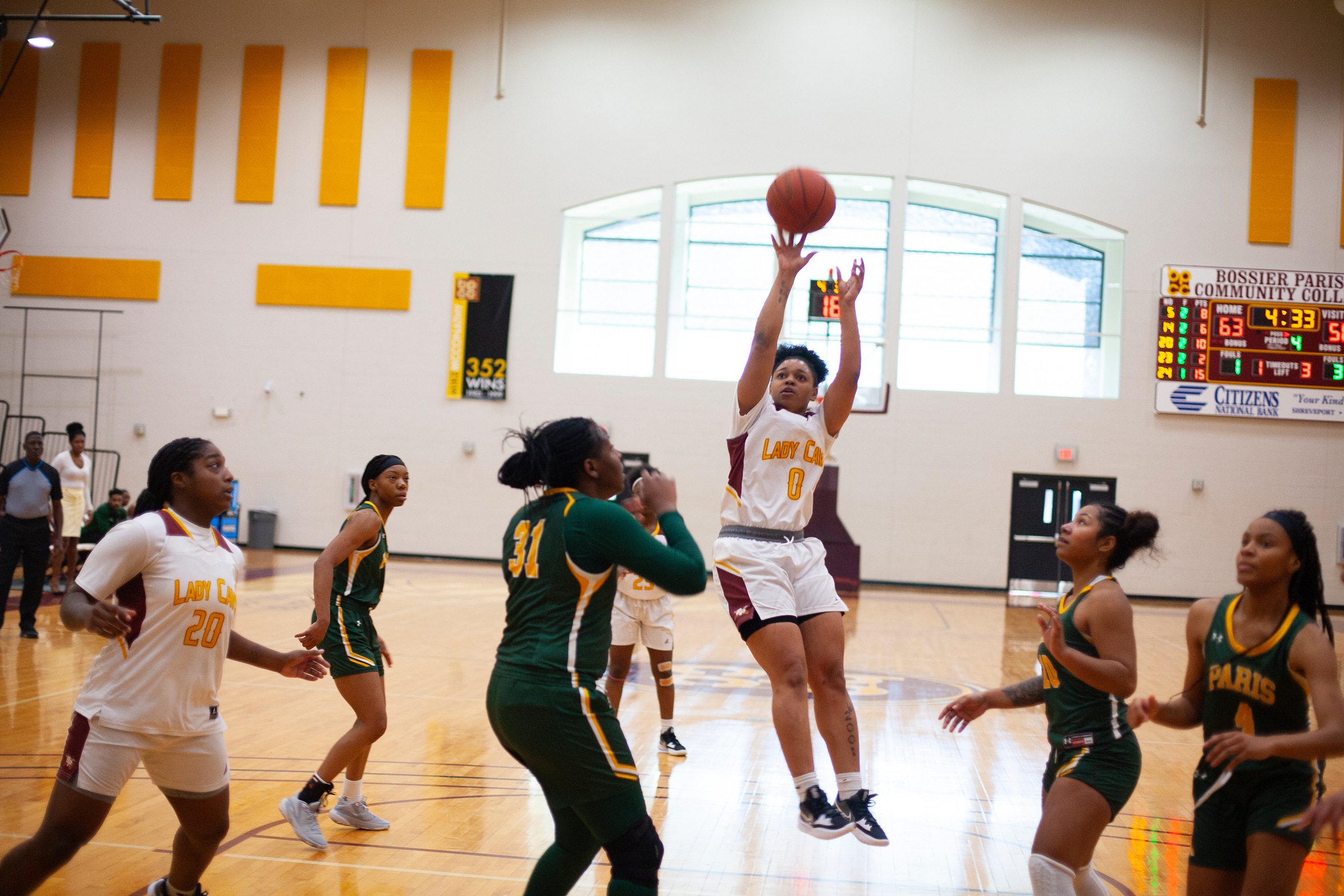 Lady Cavaliers Fend Off Comeback From Paris JC